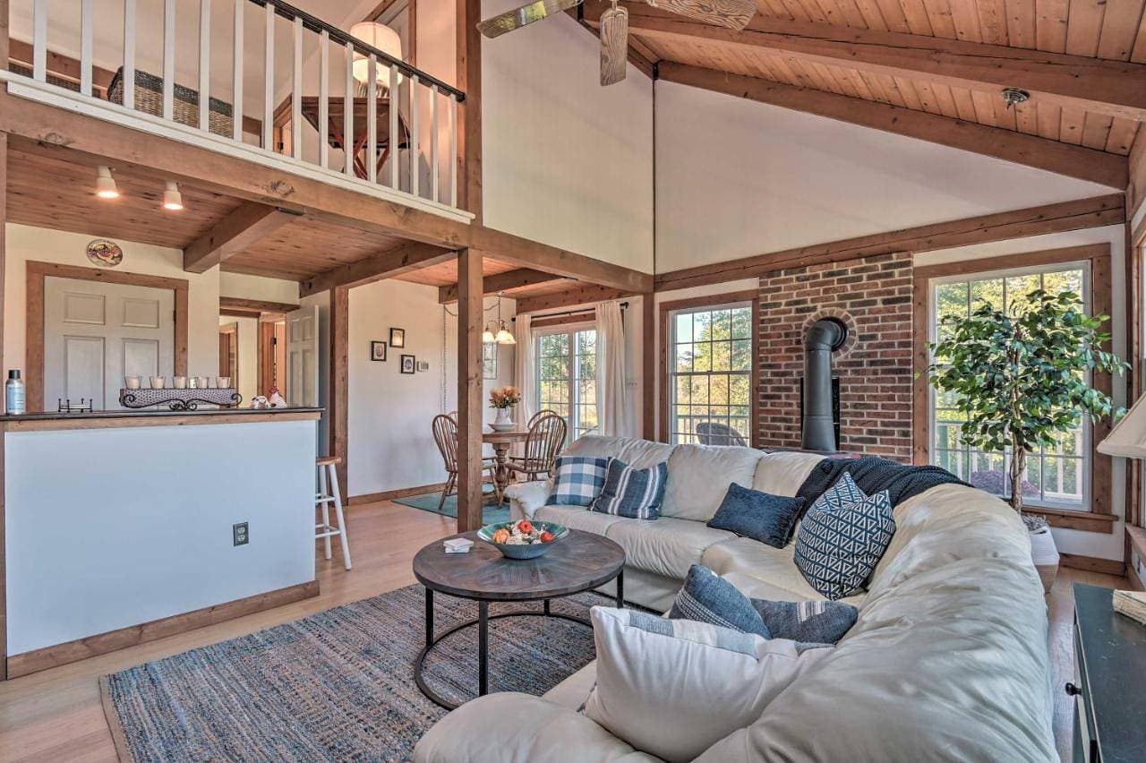 Lovettsville Cottage in Heart of Wine Country 1