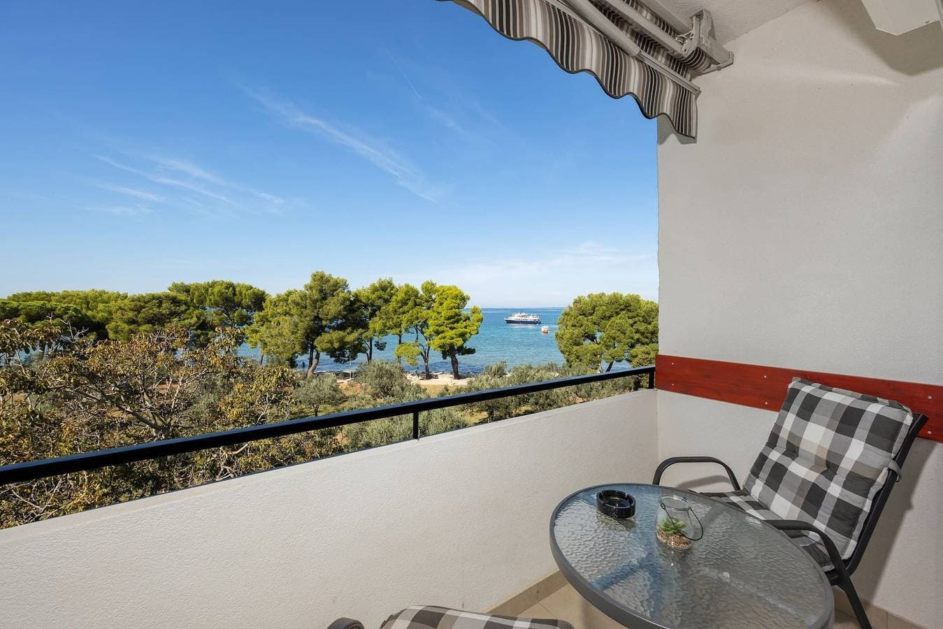 Foto 2 von 25: Apartment Ivana with Sea View - Pet Friendly