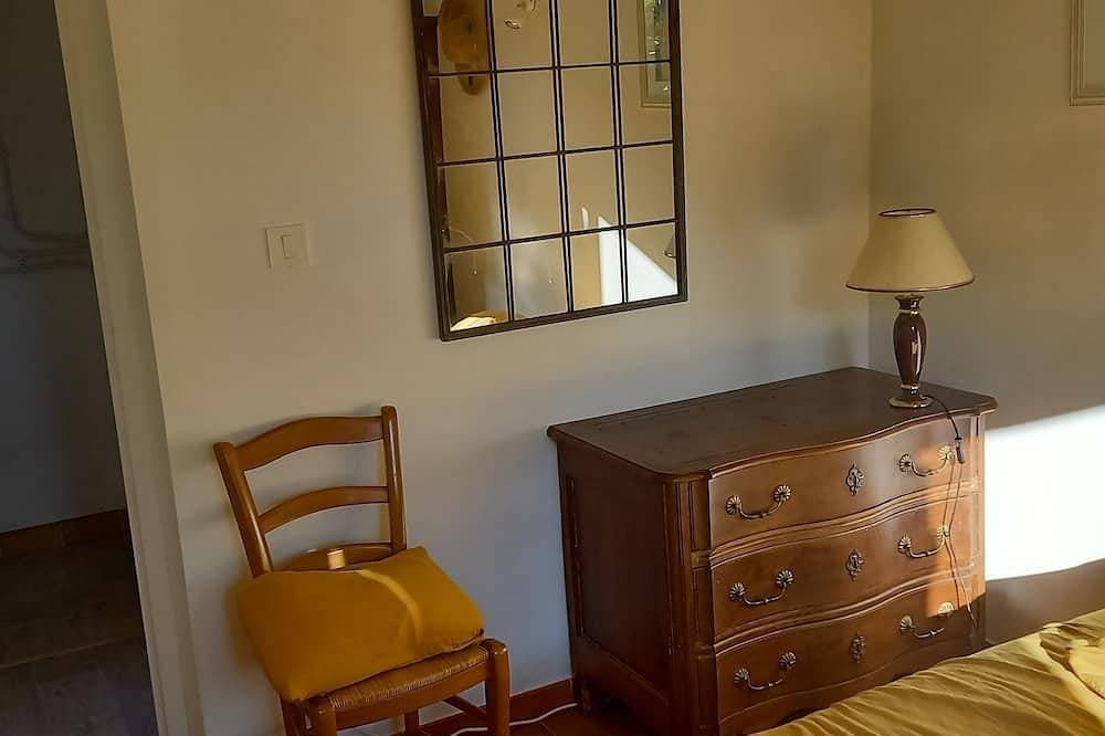 Foto 9 von 30: Bedroom and bathroom with summer kitchen, 12-minute walk to beach