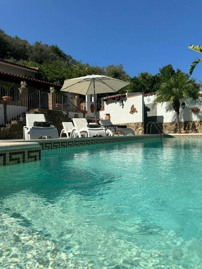 Foto 3 von 71: Villa with Private Pool