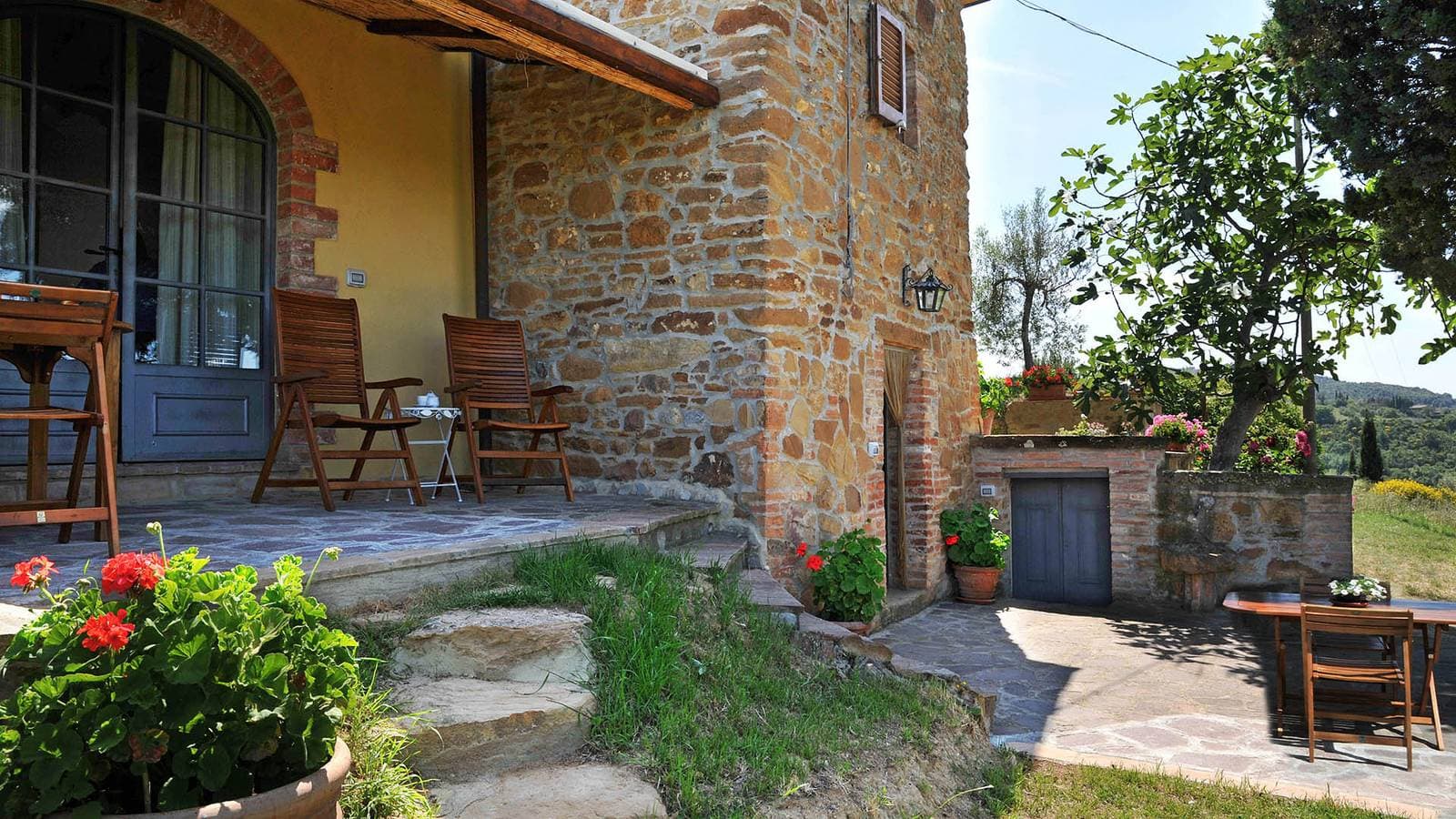 Foto 12 von 41: Villa für 4 Personen mit Garten