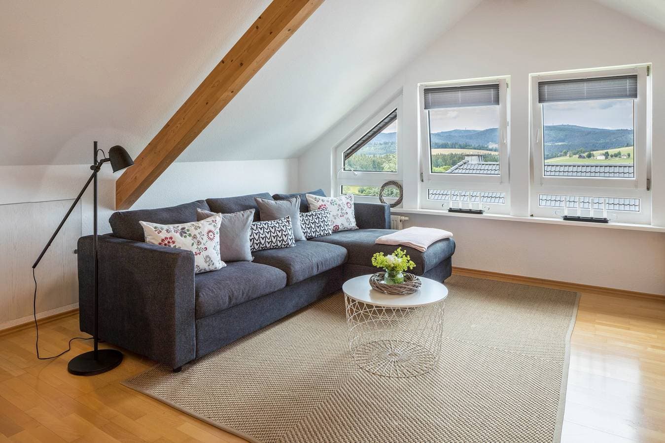 Foto 13 von 36: Ferienwohnung "Weitblick" mit Bergblick, Balkon und WLAN
