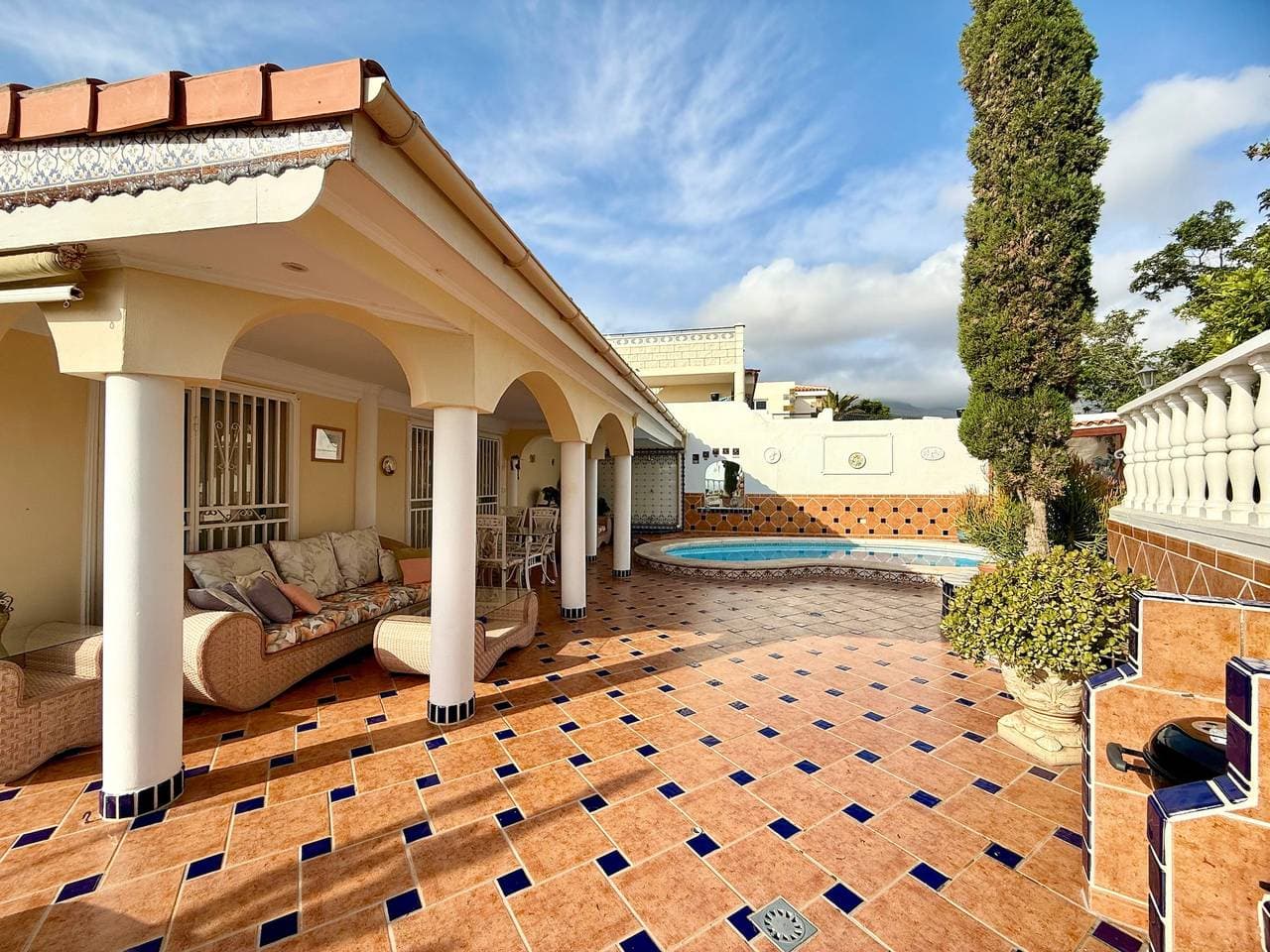 Foto 2 von 34: Villa Violetta in Strandnähe mit Pool, Garten, Klimaanlage und WLAN