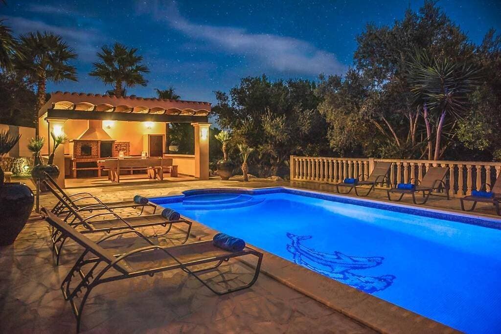 Foto 11 von 50: Villa für 8 Personen mit Garten