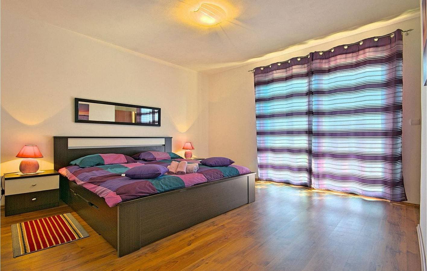 Foto 9 von 35: Gemütliche 100 m² große Wohnung mit Terrasse, WLAN und Parkplatz in der Nähe des Stadtzentrums