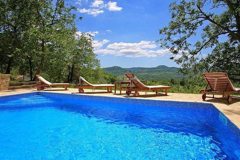 Villa Aurora mit herrlichem Blick aus dem Pool, in der Nähe von Motovun 1