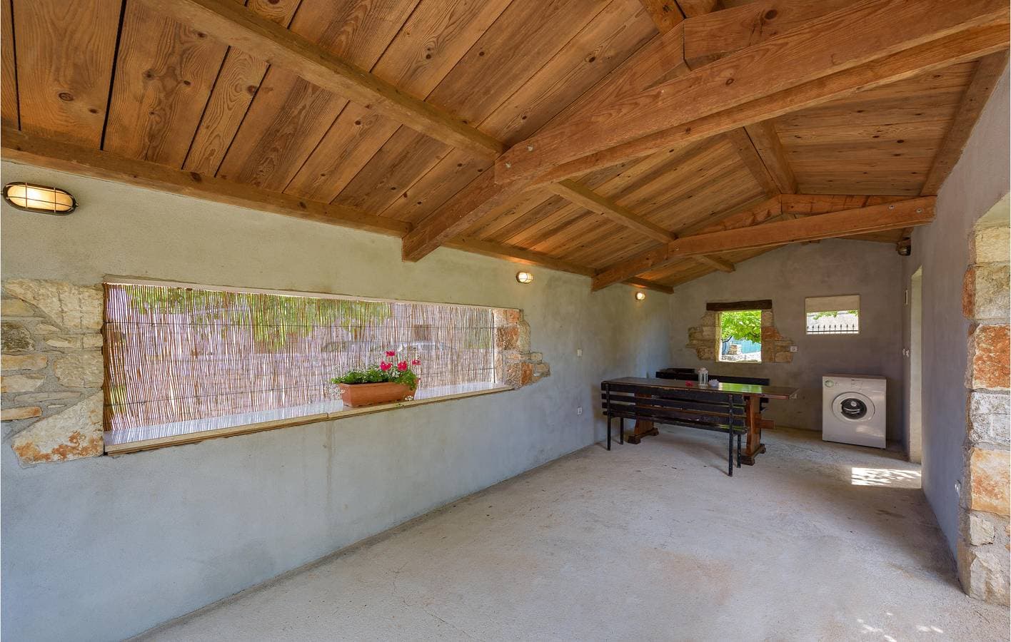 Foto 12 von 31: Geräumige 120 m² große Wohnung mit Terrasse, WLAN und Garage in der Nähe des Zentrums von Anzici