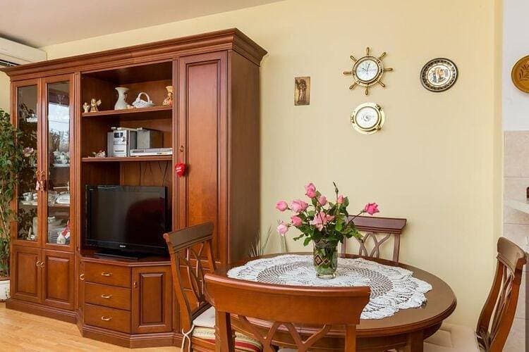 Apartment Jele - Two Bedroom Apartment with Balcony and Garden View 1