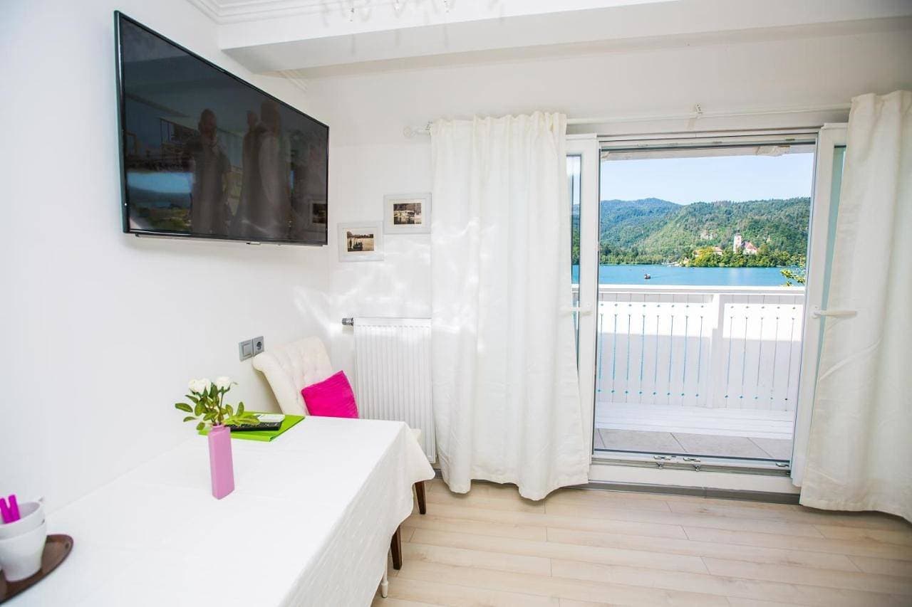 Foto 2 von 18: Comfort Double Room with Lake View