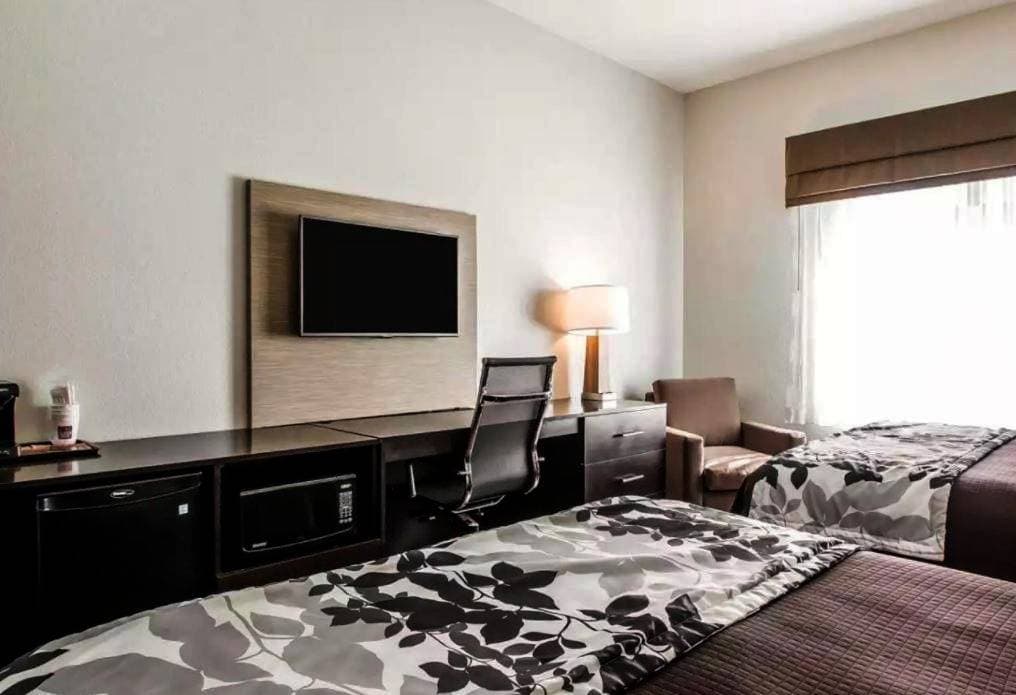 Foto 5 von 13: Standard Queen Room with Two Queen Beds