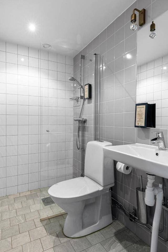 Foto 7 von 15: Double Room with Private Bathroom