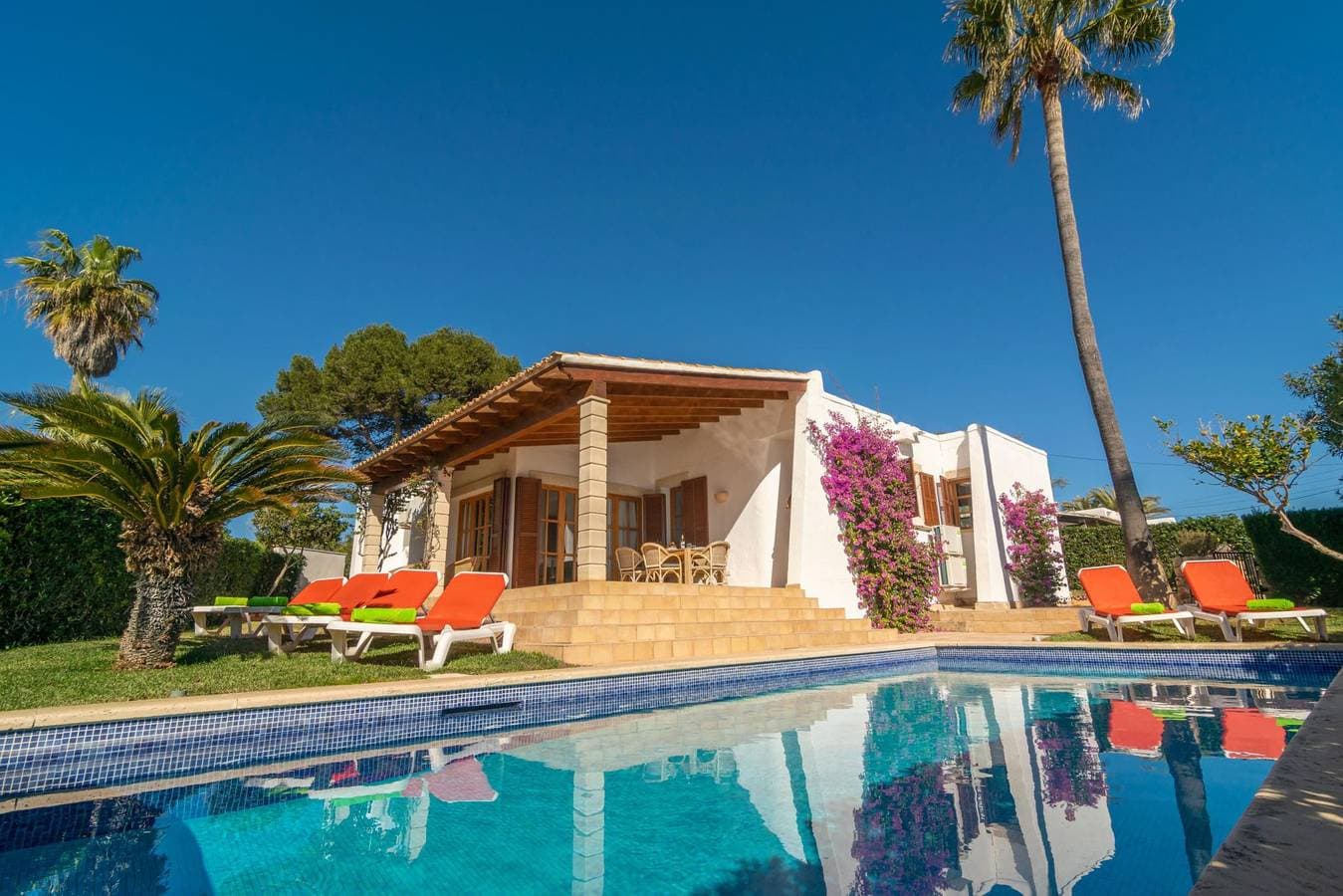 Foto 5 von 48: Villa Pastor - Fabelhafte Villa  in Strandnähe von Cala Anguila. Sie hat einen privaten Pool und W-Lan wird gratis angeboten.