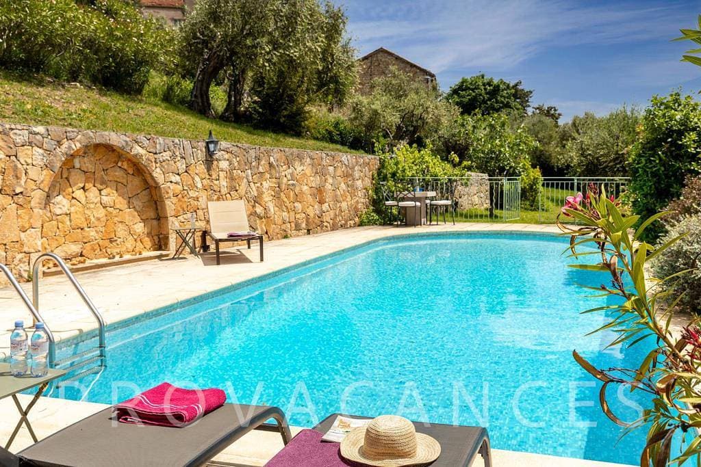 Provenzalisches Ferienhaus mit Pool in Gehweite zu Fayence 1