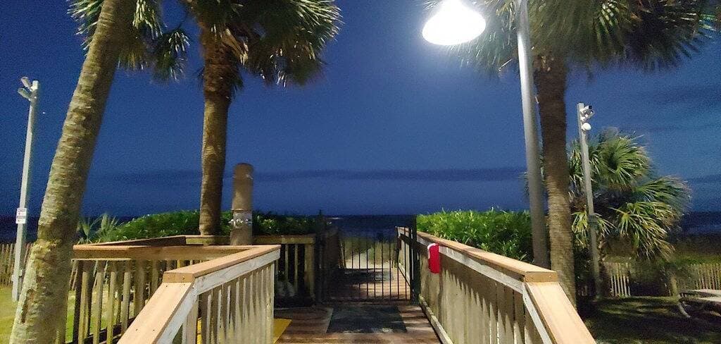 Foto 9 von 50: Beautiful Clean Modern Direct Oceanfront Unit With Amazing Views