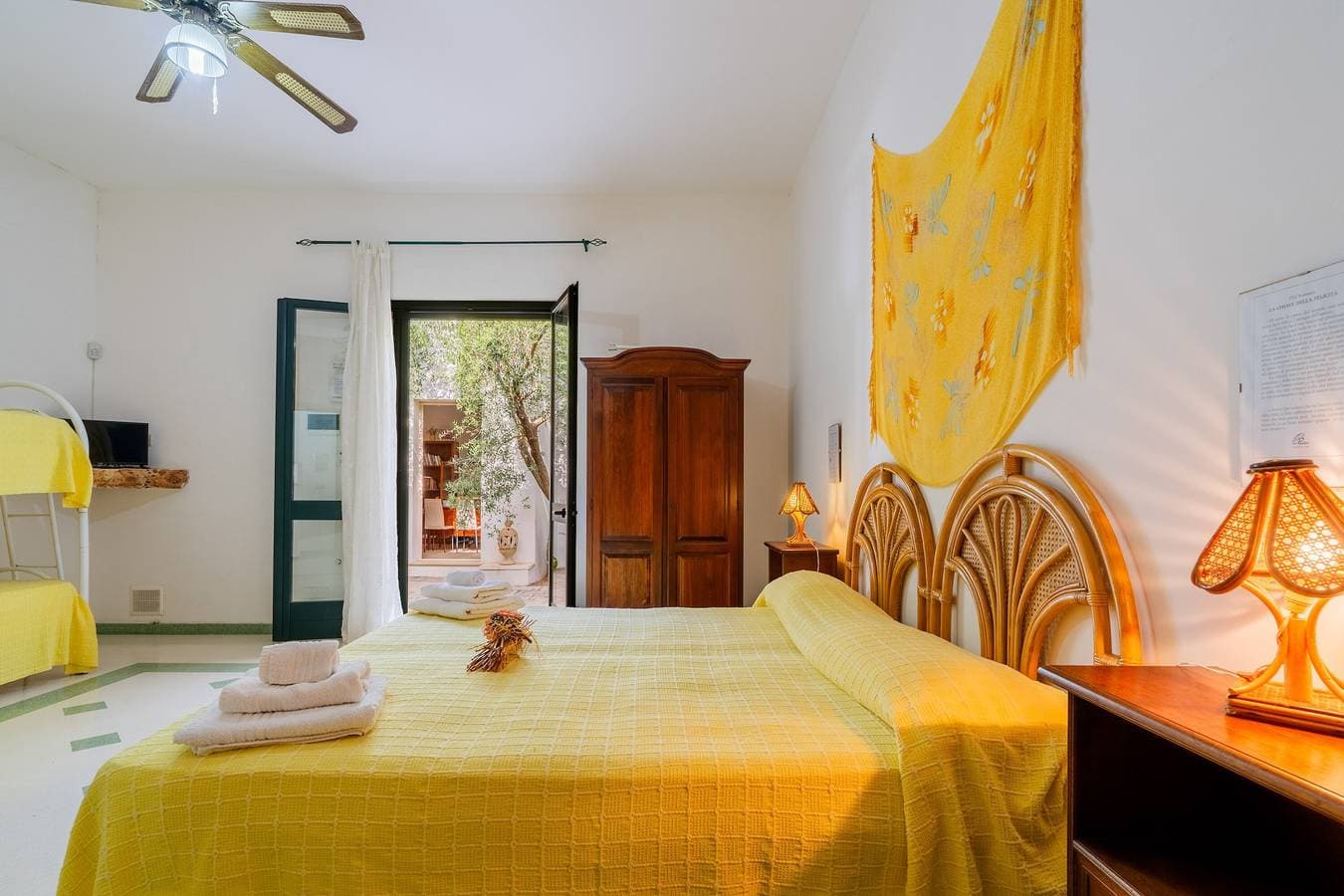 Foto 10 von 28: Ferienwohnung "Domus Mea Salento Arazzo Giallo" mit Gemeinschaftspool, Terrasse und WLAN