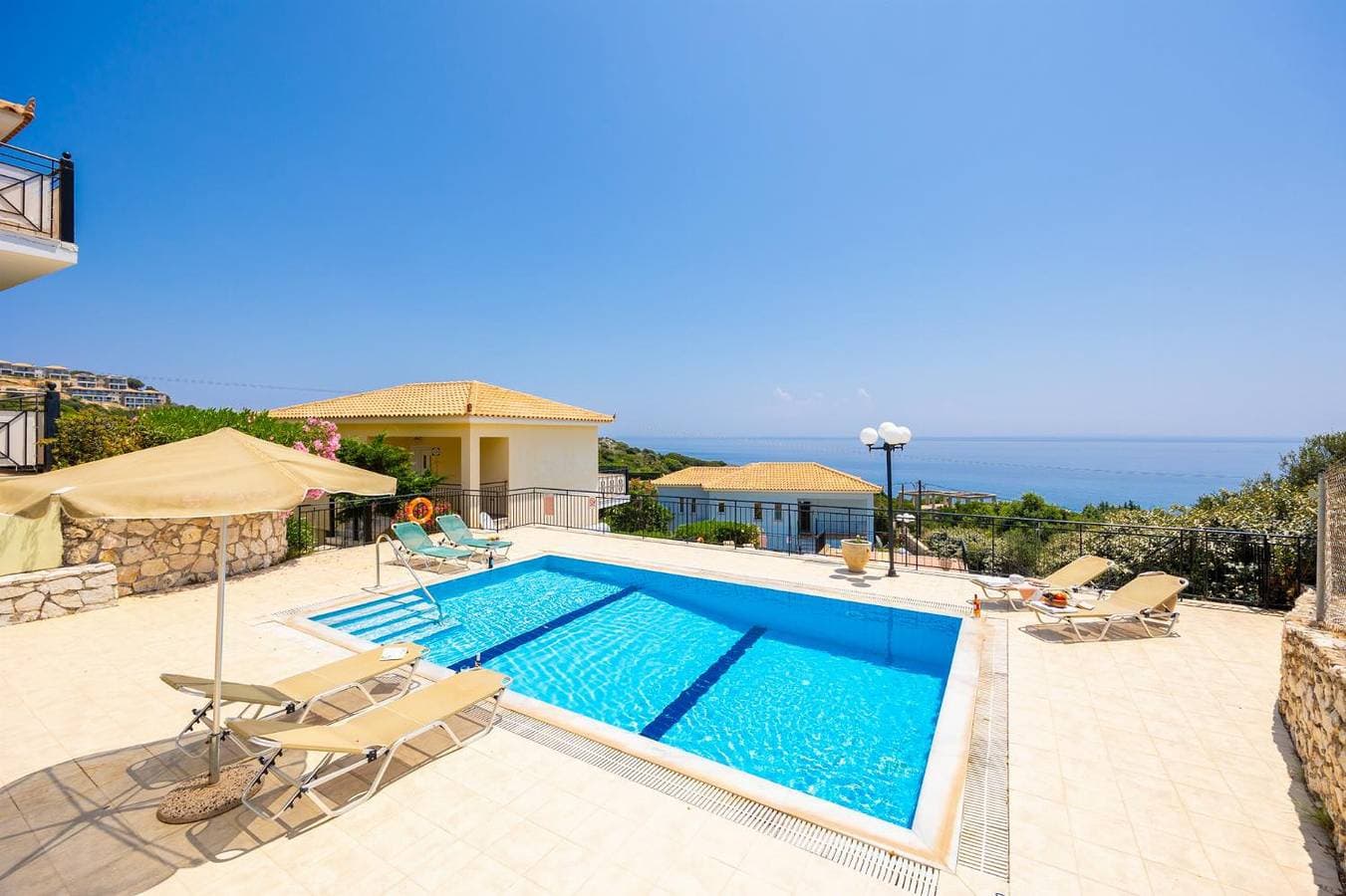 Foto 5 von 41: Villa für 6 Personen mit Balkon