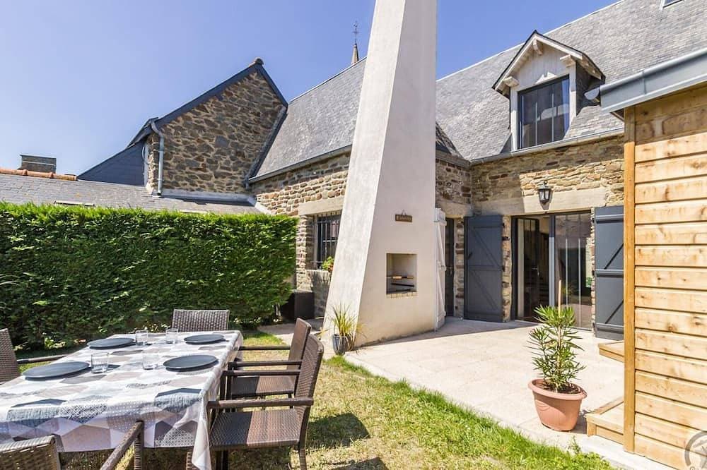Charmantes Haus mit privatem Spa und Garten in Ardevon 1
