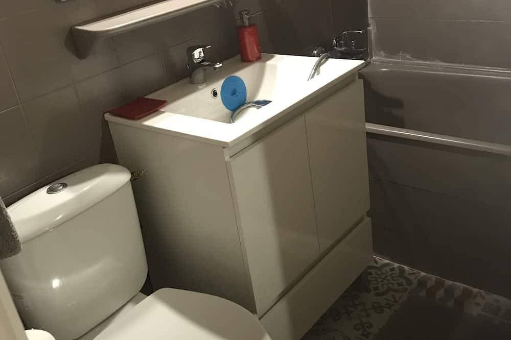 Foto 12 von 30: Apartment-Klassisch-Ensuite mit Bad-Gartenblick