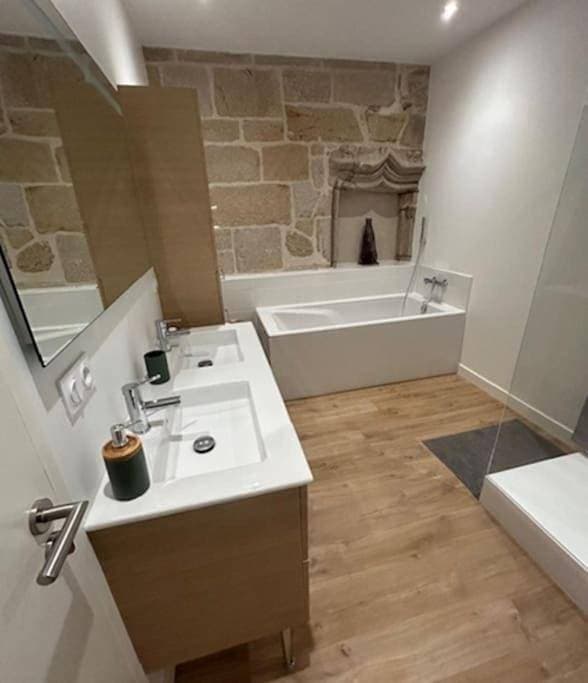 Foto 5 von 13: Three-Bedroom Apartment with Harbour View