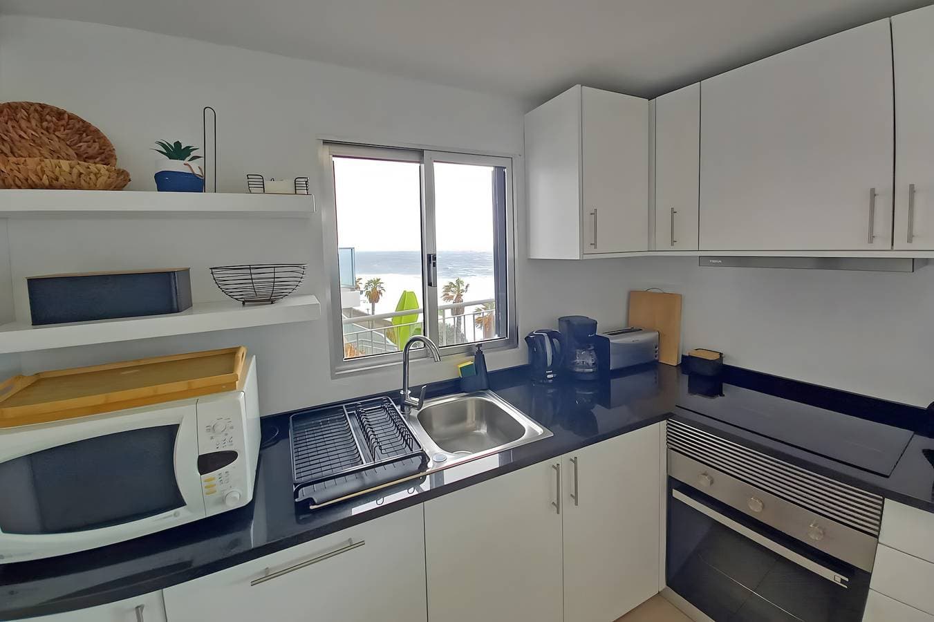 Foto 13 von 35: Ferienhaus 'The Yellow House' mit Meerblick, Balkon und Wi-Fi