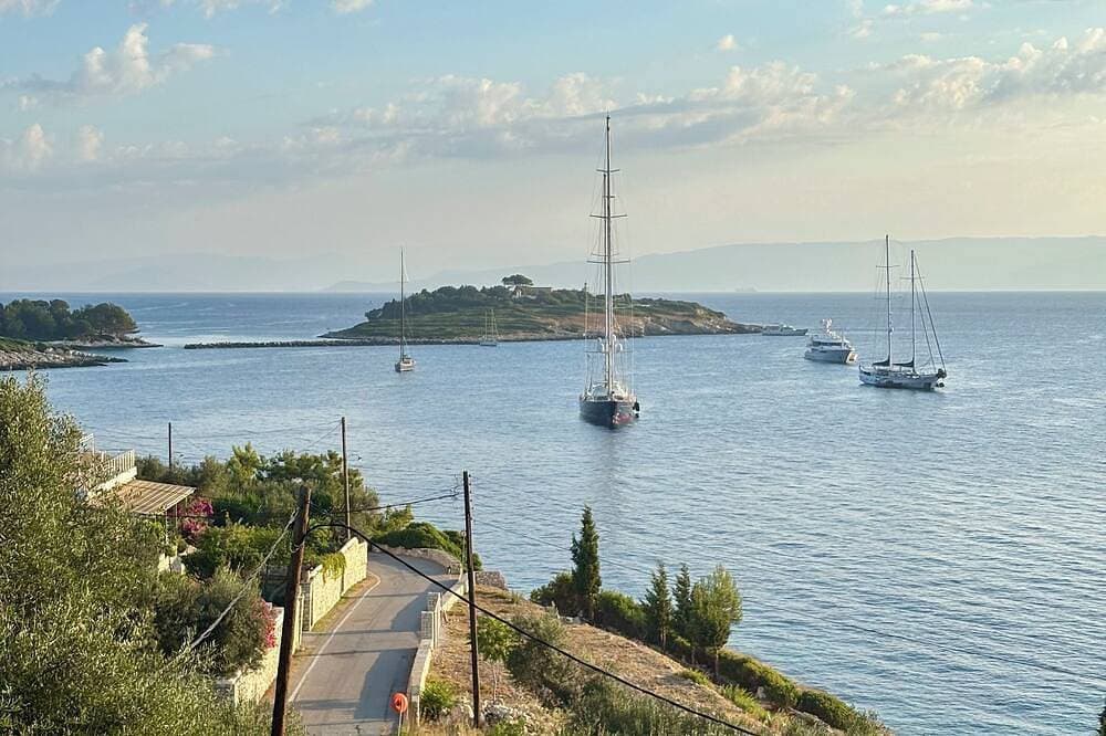 Foto 12 von 22: La Maisonnette | Romantic escapism with panoramic sea views and Infinity pool