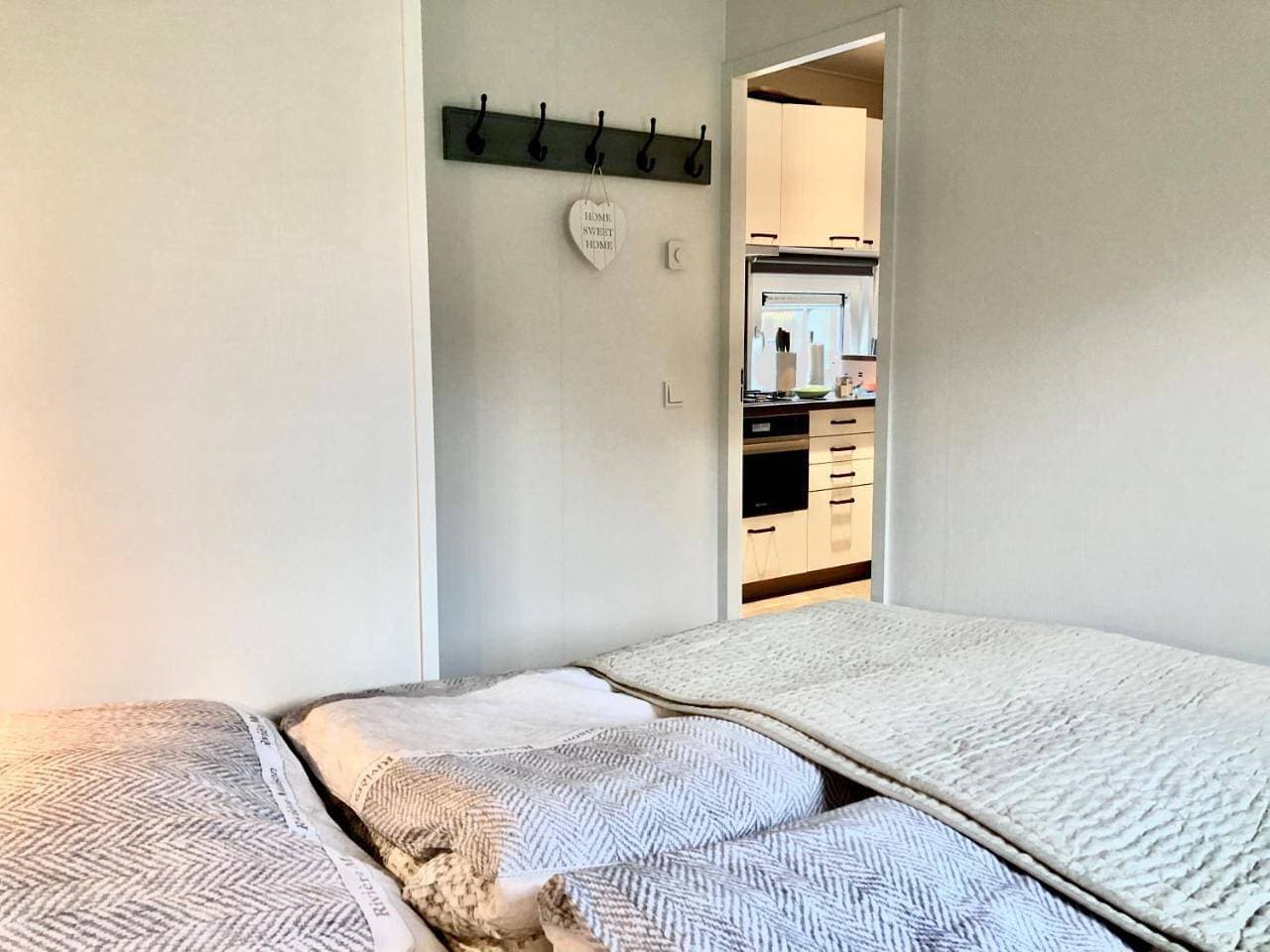 Foto 6 von 43: Two-Bedroom Apartment