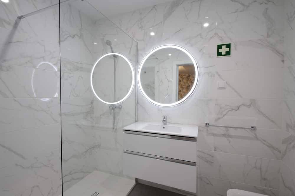 Foto 4 von 22: New Luxury apartment with pool - 5 min walking to the beach