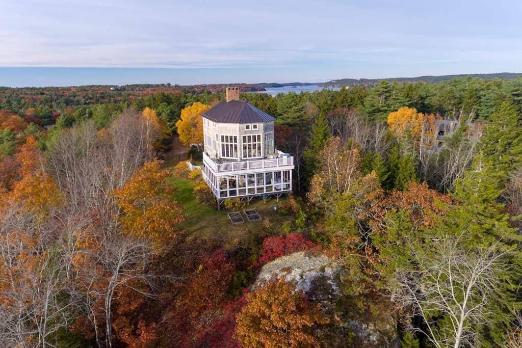 Bayfront home with 270-degree views, large deck & porch - near Popham Beach 1