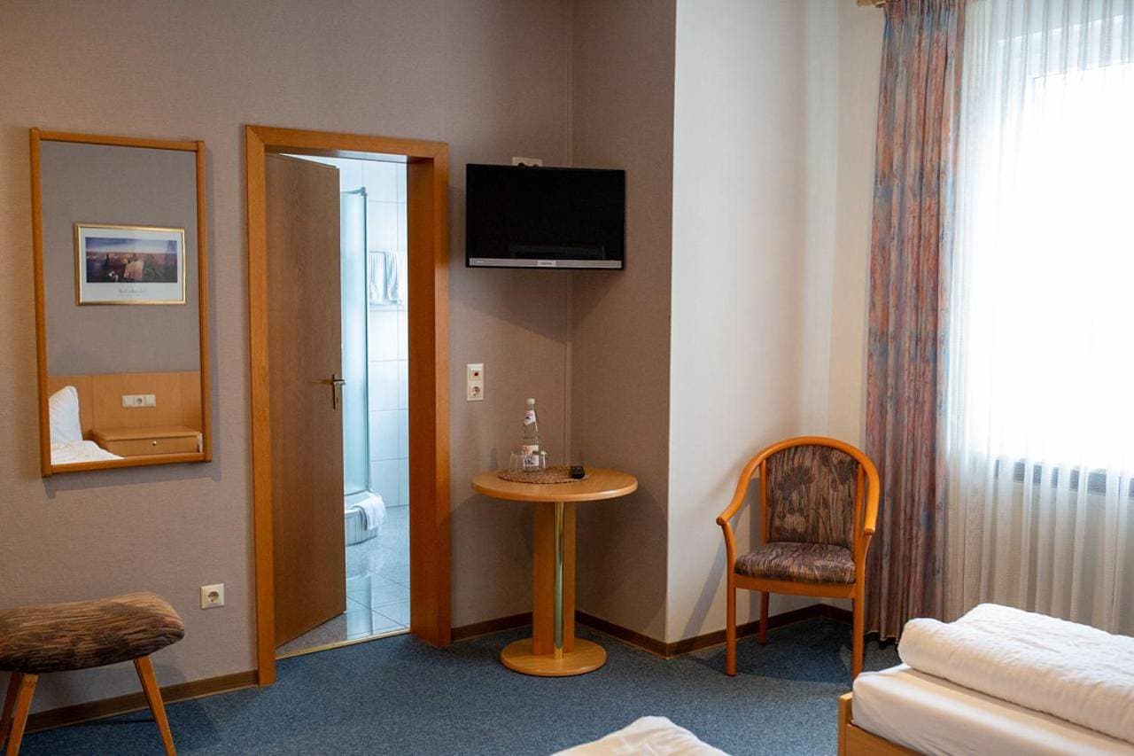 Foto 10 von 11: Double or Twin Room with Bathroom