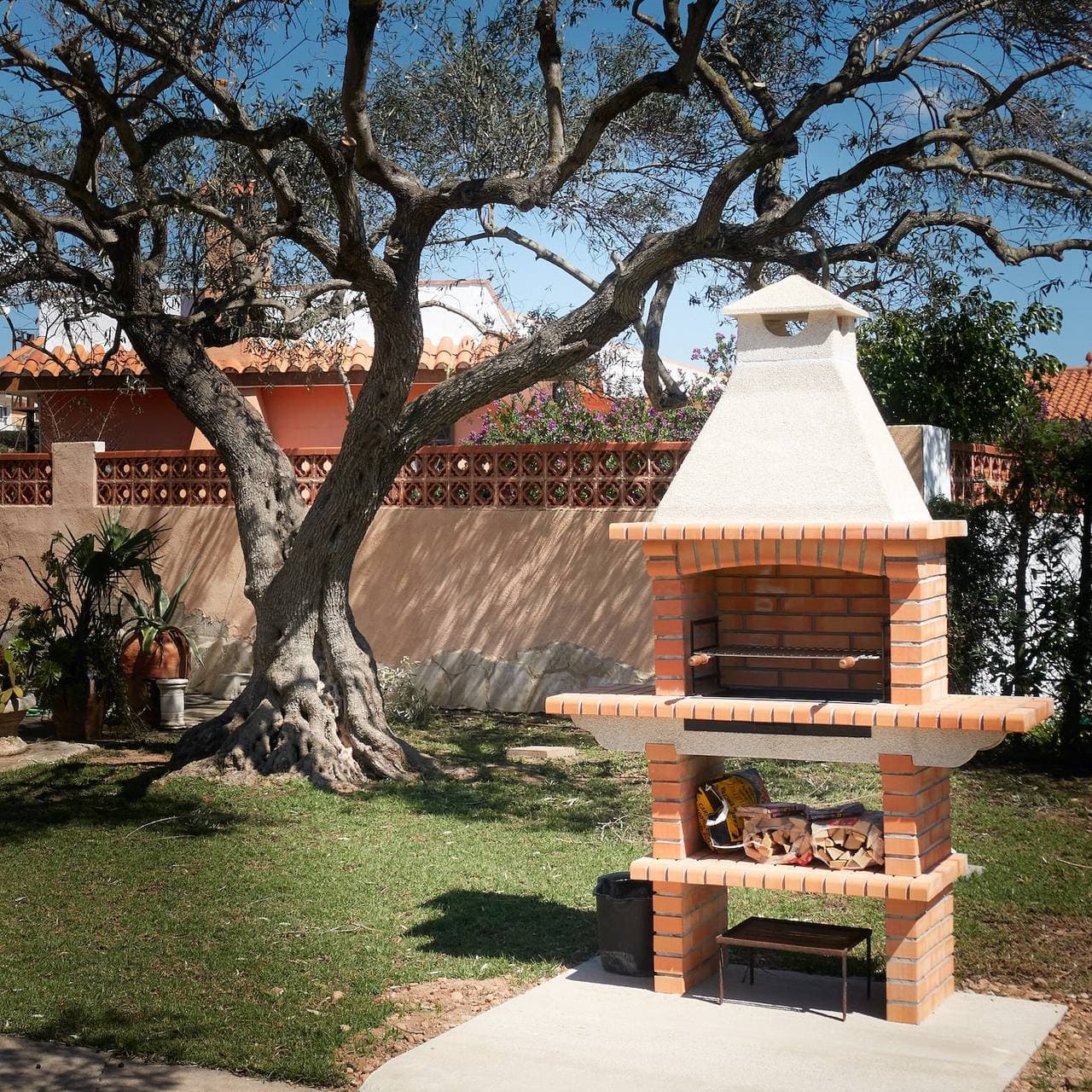 Foto 12 von 44: Villa in direkter Strandnähe ,mit privatem beleuchtetem Pool, Garten, 2Terrassen, Grill und WLAN