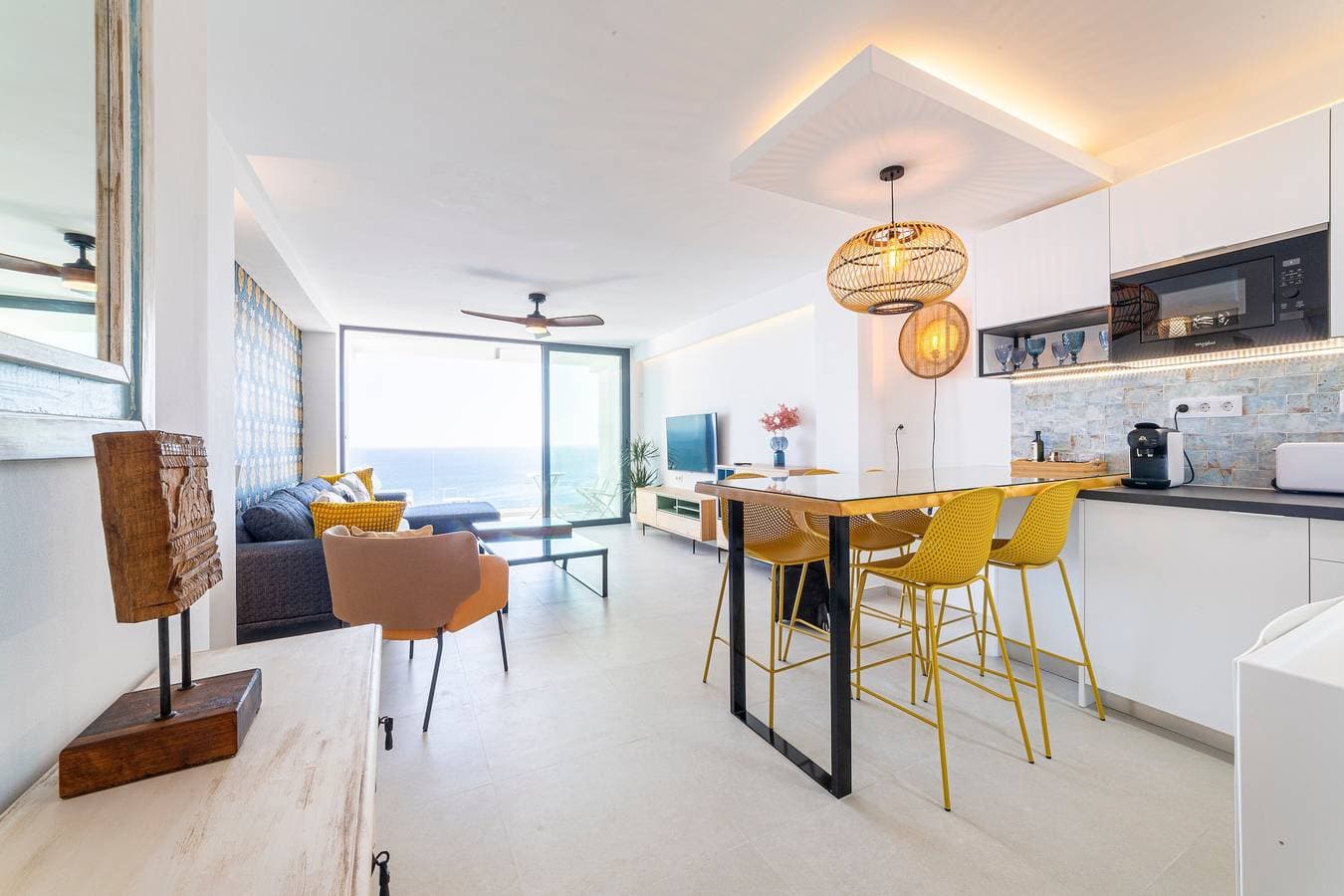 Foto 12 von 32: Apartment 'Los Acantilados' mit Meerblick, Gemeinschaftspool und WLAN