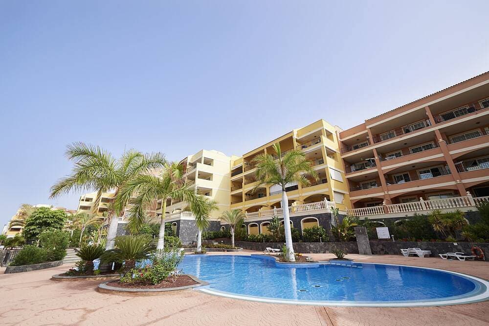 Meerblick !!! Moderne Wohnung in Strandnähe mit einem schönen großen Pool! 1