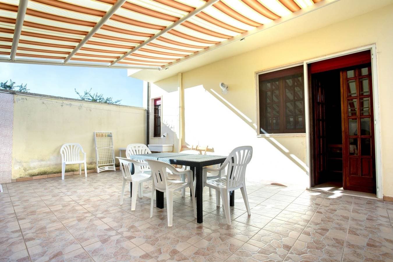 Foto 5 von 33: Villa für 9 Personen mit Balkon