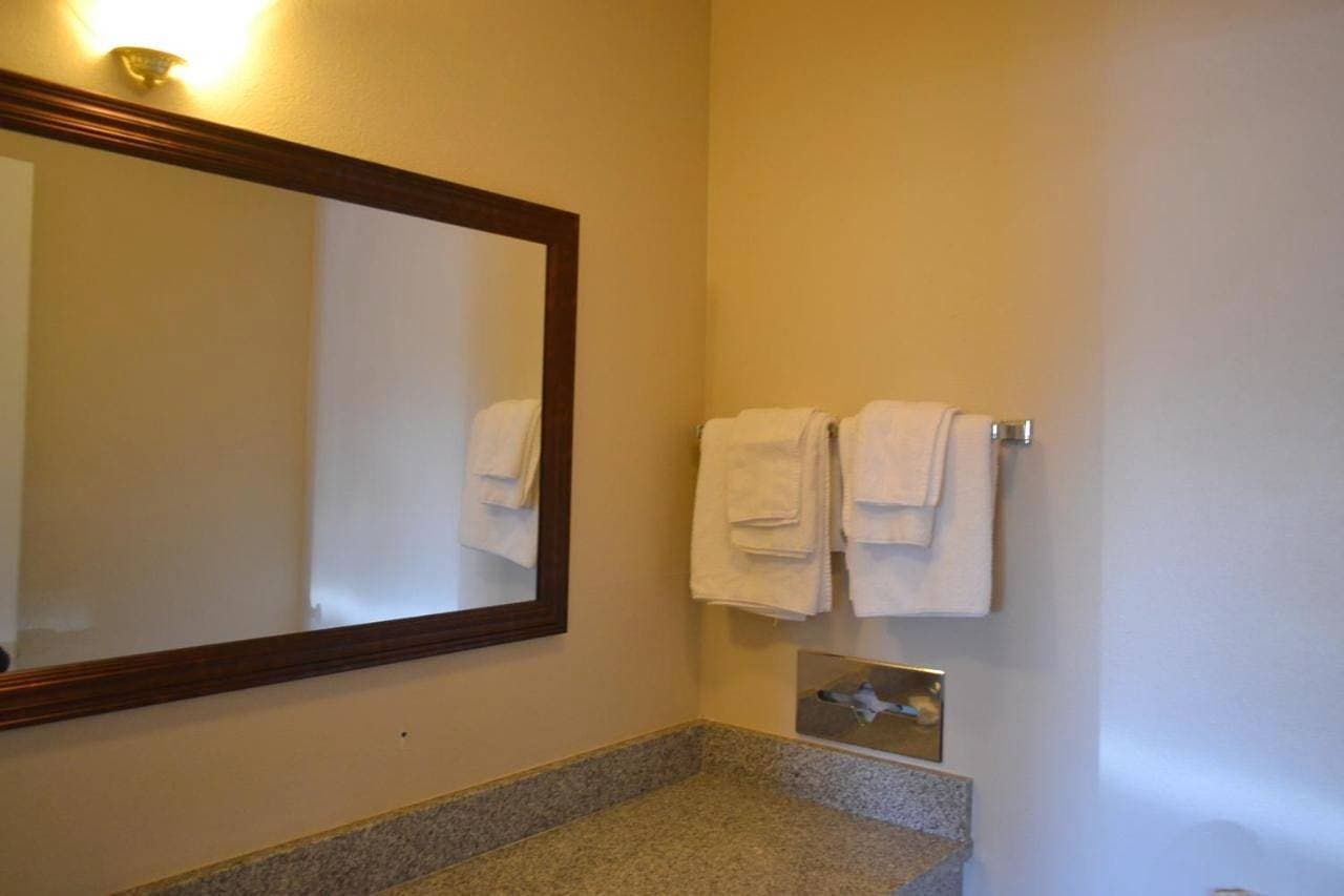 Foto 4 von 11: Triple Queen Suite