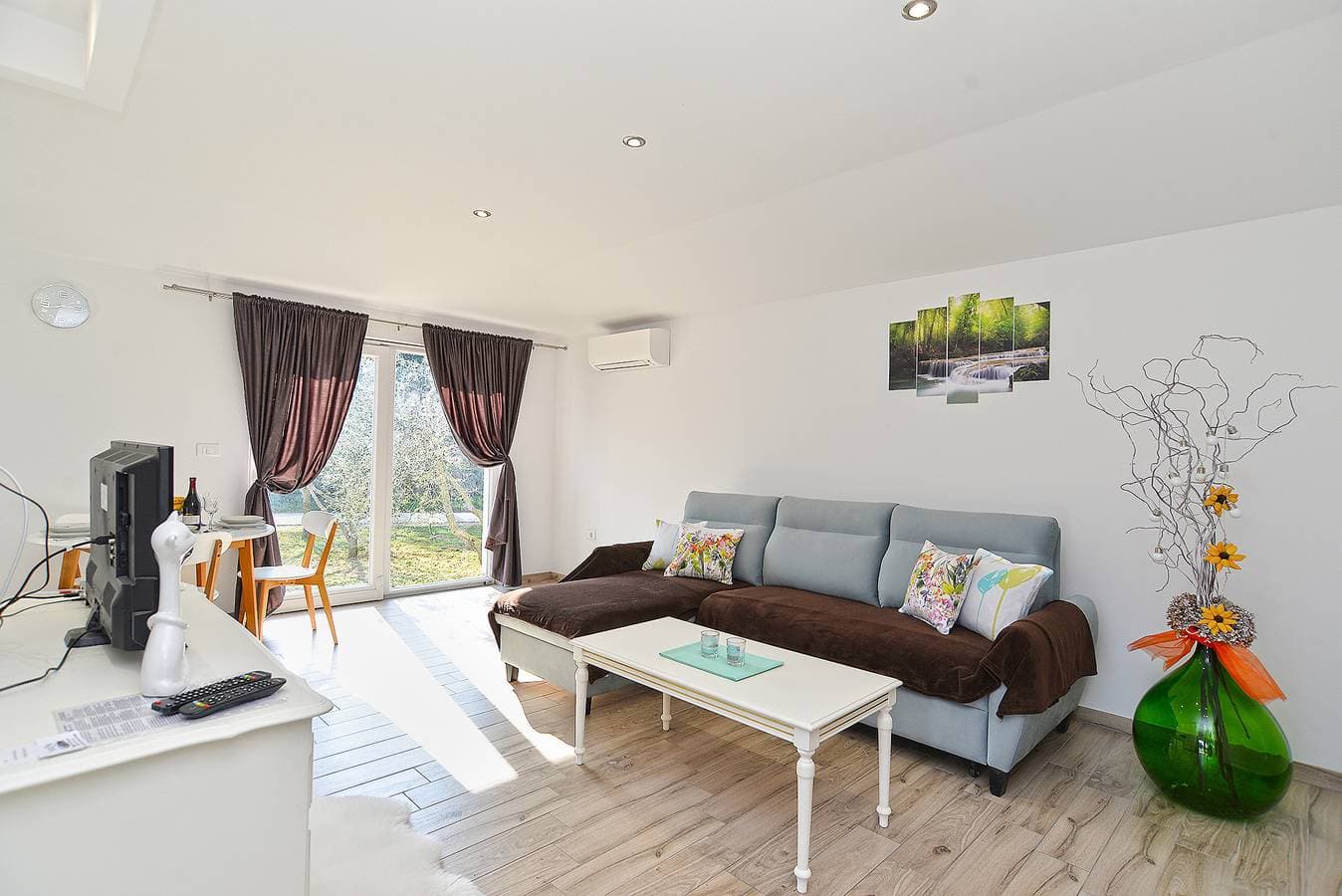 Foto 7 von 35: Ferienhaus für 6 Personen mit Terrasse