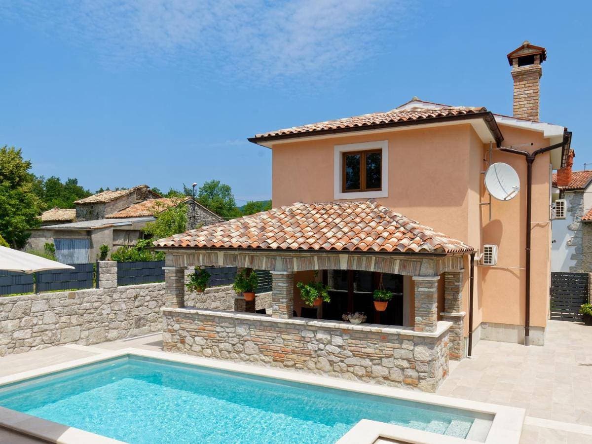 Holiday Home Pahari by Rent Istria 1