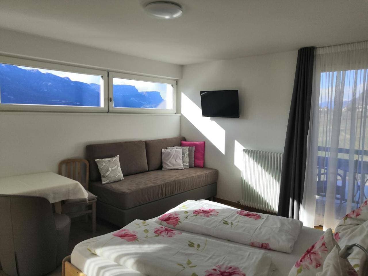 Foto 8 von 49: Double Room with Balcony