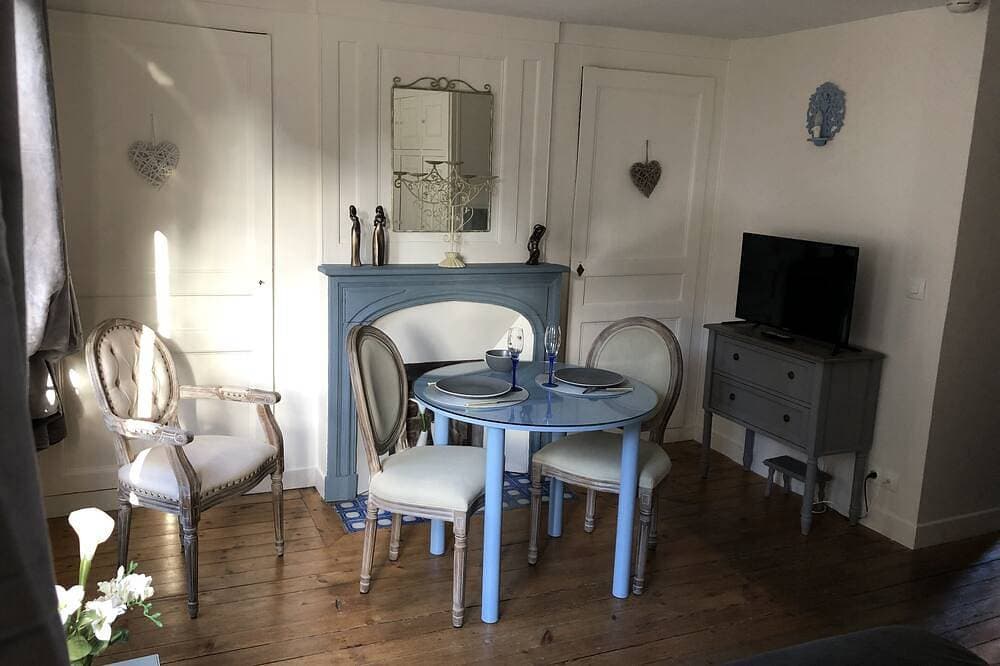Foto 8 von 30: Charme Studio Haus Honfleur Haushalt Und Bettwäsche Inklusive