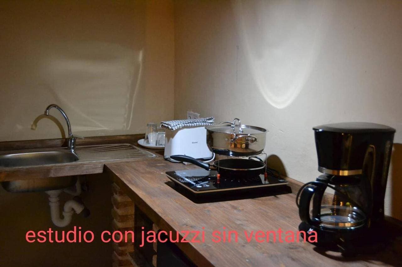 Foto 8 von 12: Studio with Spa Bath