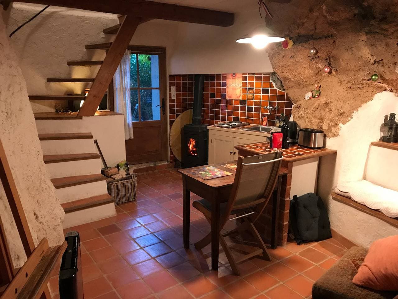Foto 4 von 11: Atelier Du Rocher – Kleine Höhlenwohnung über Cotignac