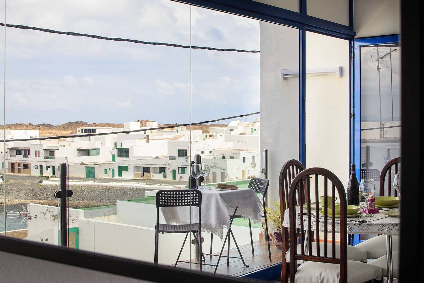Foto 2 von 26: Ferienhaus mit WLAN, Balkon und herrlichem Ausblick