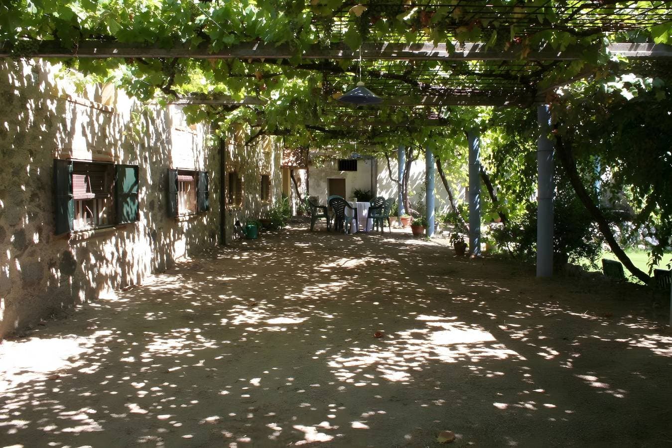 Foto 11 von 36: Casa Rural Lunacandeleda: Bergblick, private Terrasse und exklusiver Garten