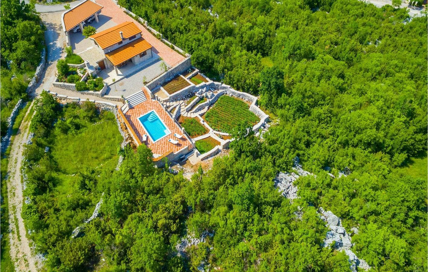 Foto 2 von 52: Geräumige 2-Zimmer-Wohnung mit beheiztem Pool und Annehmlichkeiten für einen perfekten Urlaub