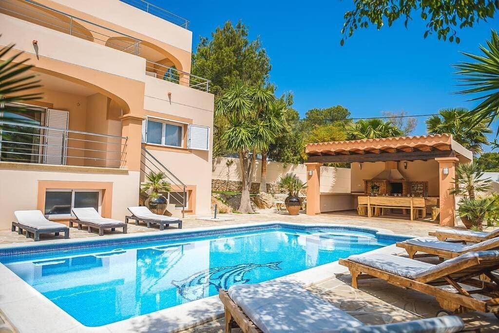 Foto 2 von 50: Villa für 8 Personen mit Garten