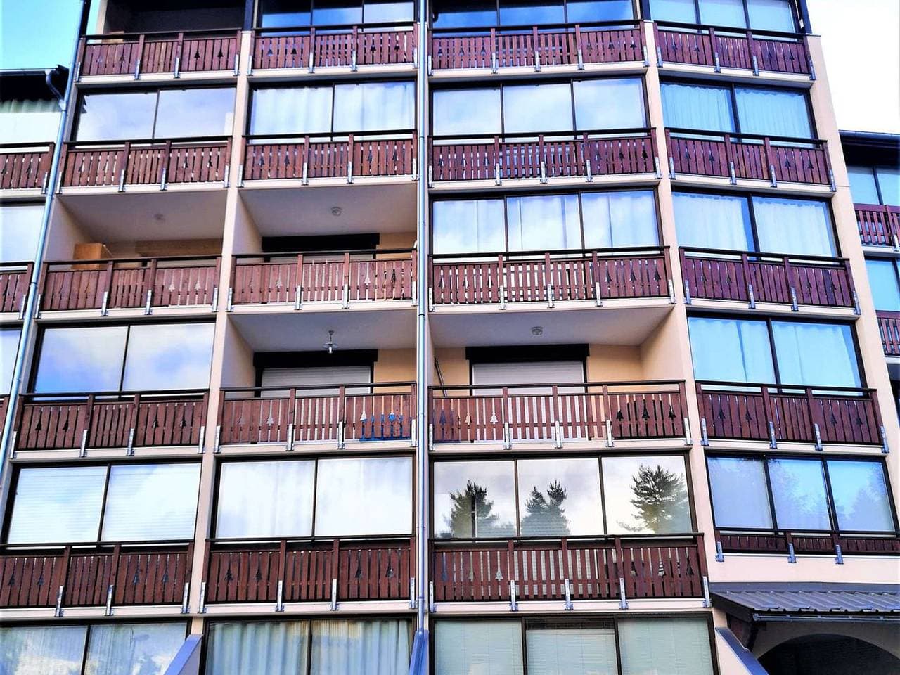 Foto 10 von 12: Gemütliches Studio mit direktem Pisten Zugang, Balkon mit Aussicht