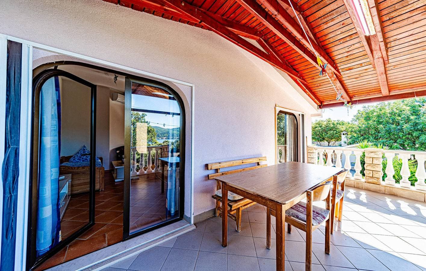 Foto 3 von 20: Gemütliche Ferienwohnung mit Terrasse, WLAN und Parkplatz in der Nähe des Strandes Tri Žala