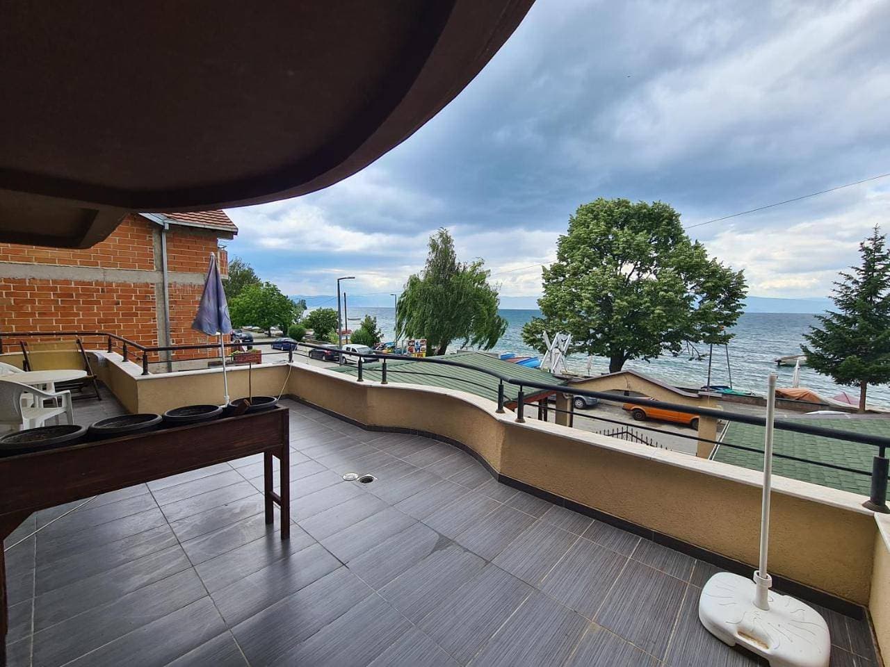 Foto 11 von 15: Family Room with Lake View
