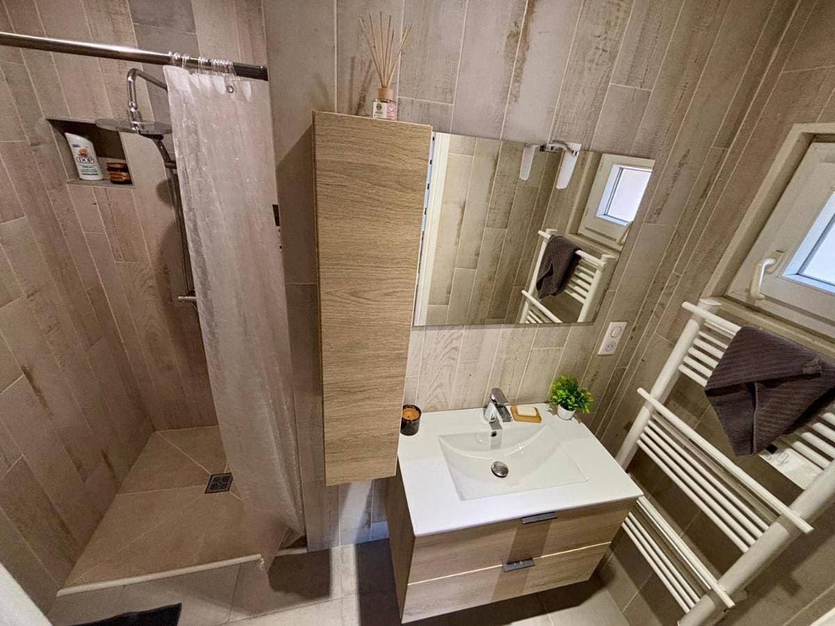 Foto 5 von 7: One-Bedroom Apartment with Balcony and Mountain View