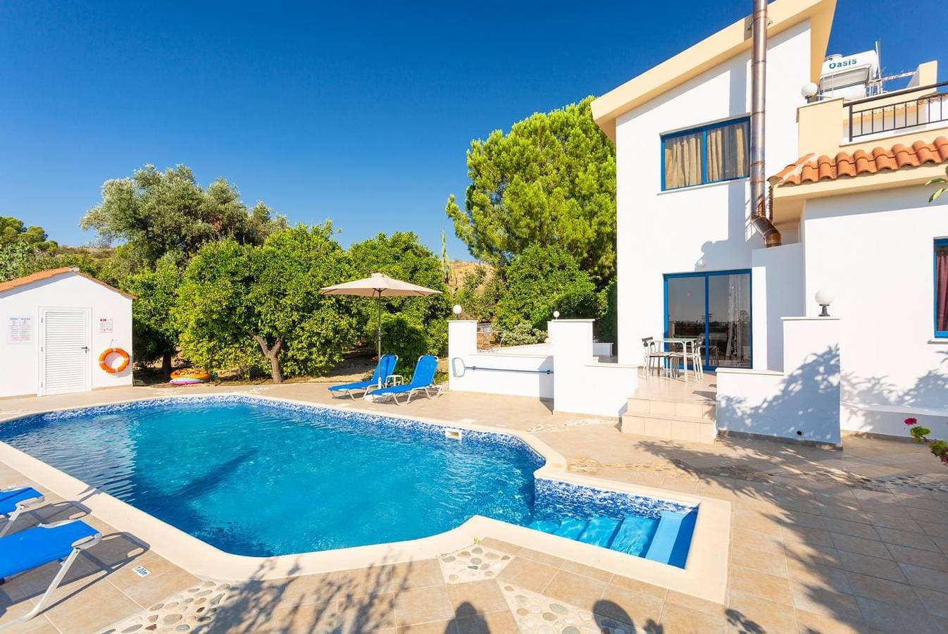 Foto 9 von 34: Villa für 6 Personen mit Terrasse