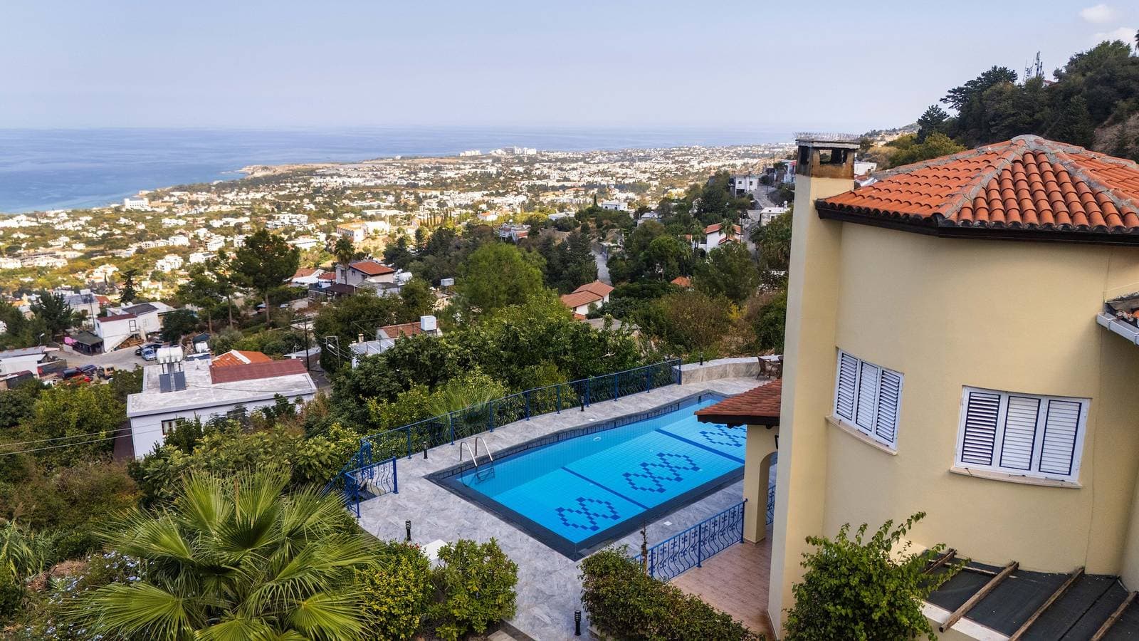 Foto 5 von 23: Villa mit 4 Schlafzimmern und herrlicher Aussicht